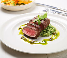 Steak de filet de bœuf à la sauce poivre vert