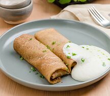 Блинчики с фаршем из мраморной говядины и муссом из пармезана