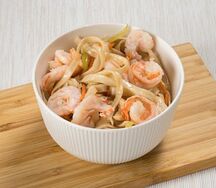 Wok с королевскими креветками