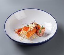 Мимоза со слабосоленым лососем и красной икрой