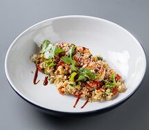Жареный рис с креветками 