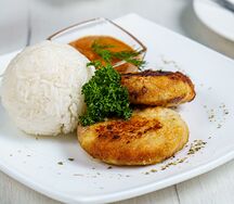 Куриные котлеты с гарниром