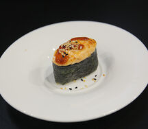 Запечённые суши с креветками