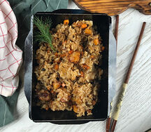 Жареный рис с курицей по-сычуаньски