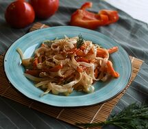 Удон по-сычуаньски с курицей