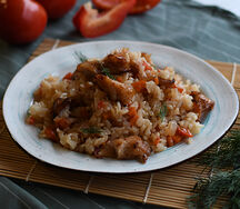 Жареный рис с острой курочкой