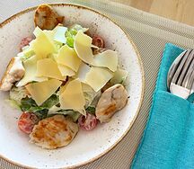 Цезарь с курицей