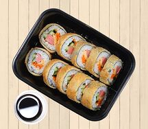 Жареный кимпаб с сосиской