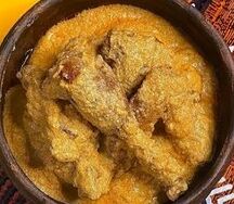Sauce pistache avec poulet accompagnée de riz