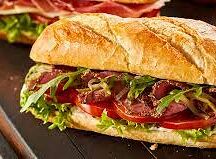 Sandwich à la viande de bœuf avec frite