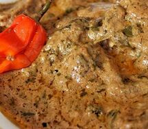 Sauce arachide avec feuille de Dah accompagné riz