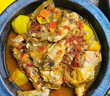 Kedjenou de pondeuse avec attieke ou riz