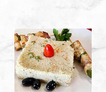 Fonio diet aux brochettes de blanc de poulet