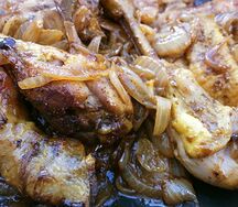 Poulet entier sauté attiéké et une boisson