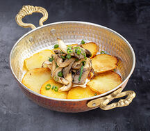 Жареный картофель с грибами