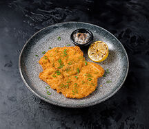 Куриный шницель с грибным соусом