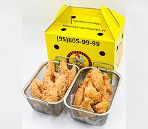 Крылышки с куриными стрипсами