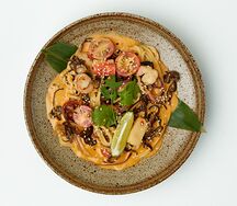 Жареный Том-ям с морепродуктами