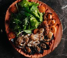 Салат с морепродуктами