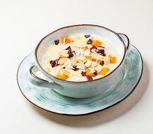 Каша кукурузная каша с печеной тыквой и миндалем