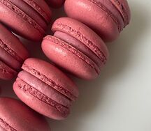 Macaron малиновый чизкейк