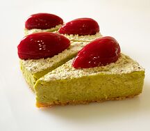 Чизкейк фисташка-малина