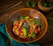 Яичная лапша с курицей