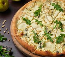 Пицца Груша-горгонзола