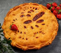 Пирог с клубникой