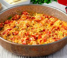 Яйца с овощами по-турецки