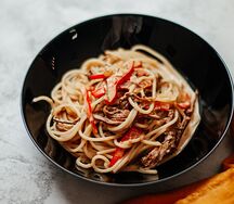 Паста с рваной свининой