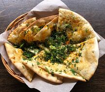 Фокачча с сыром и зеленью