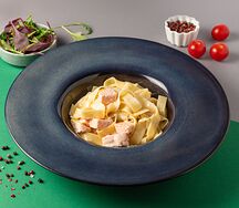 Феттучини с лососем