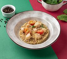 Киноа с гребешками