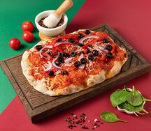 Римская Пепперони с маслинами 20х30 см