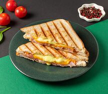 Сэндвич с ветчиной и беконом