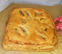 Пирог с грибами и картофелем из слоёного теста