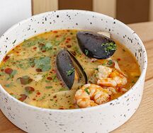 Том ям с курицей и морепродуктами