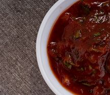 Соус красный с луком крутой
