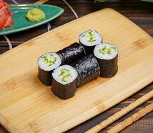 Мини-ролл с огурцом