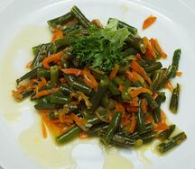 Фасоль стручковая с овощами