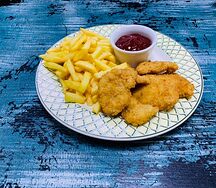 Наггетсы из курочки с картофелем фри детские