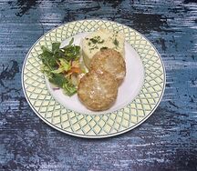 Куриные котлетки с картофельным пюре детские