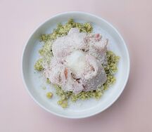 Булгур с домашней ветчиной из индейки и яйцом пашот