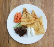 Блины с лососем и сливочным сыром