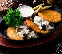 Драники с грудинкой и грибами