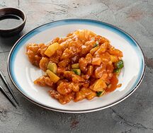 Ломтики курицы с ананасом