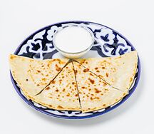Кутабы с сыром и томатами