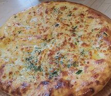 Хачапури с творогом и зеленью 
