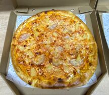 Курица с ананасами